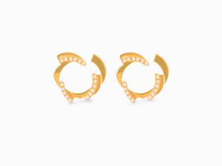 Aretes en oro amarillo de 18K curvas con brillantes For Sale