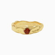 Anillo Bold orgánico delgado en oro amarillo de 18K con granate Hot on Sale