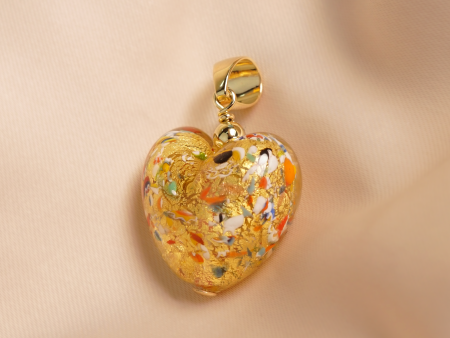 Dije en oro amarillo de 18K corazón dorado For Sale